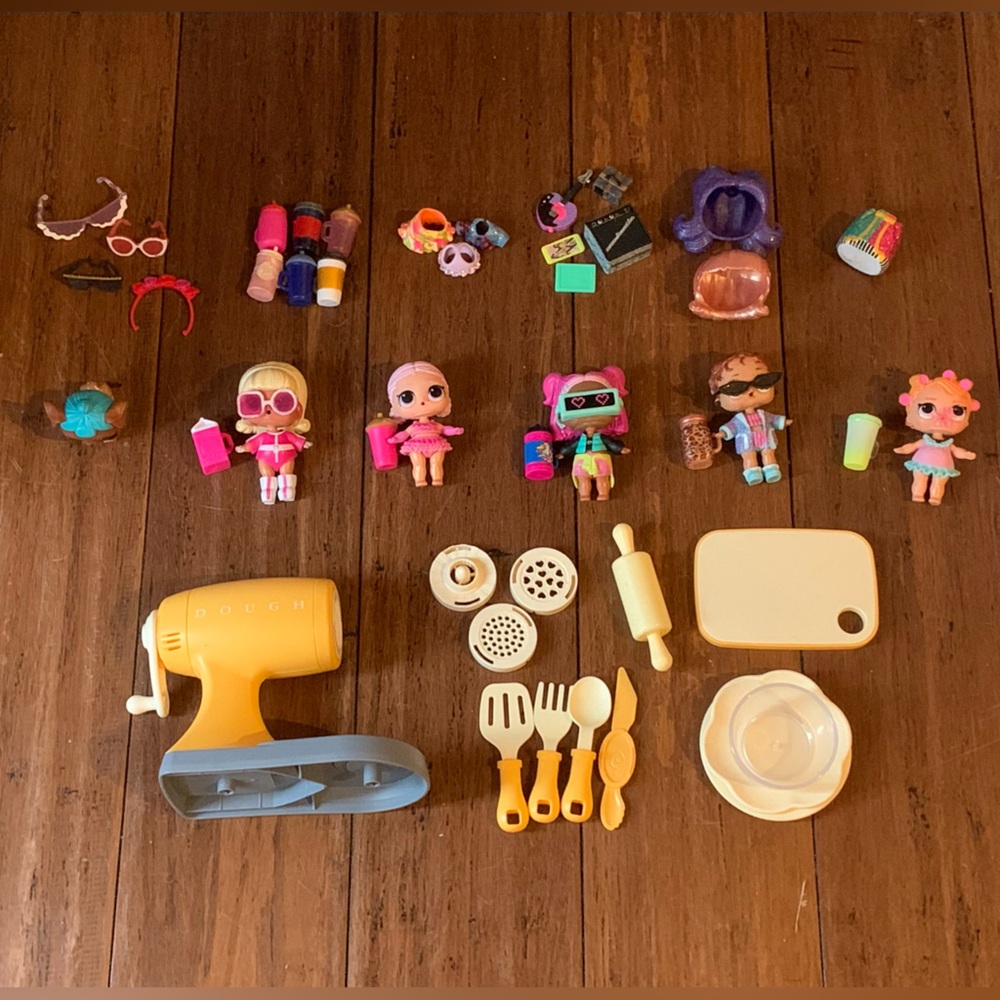 L.O.L. Surprise! Dolls & Accessories in Yellow and Gray